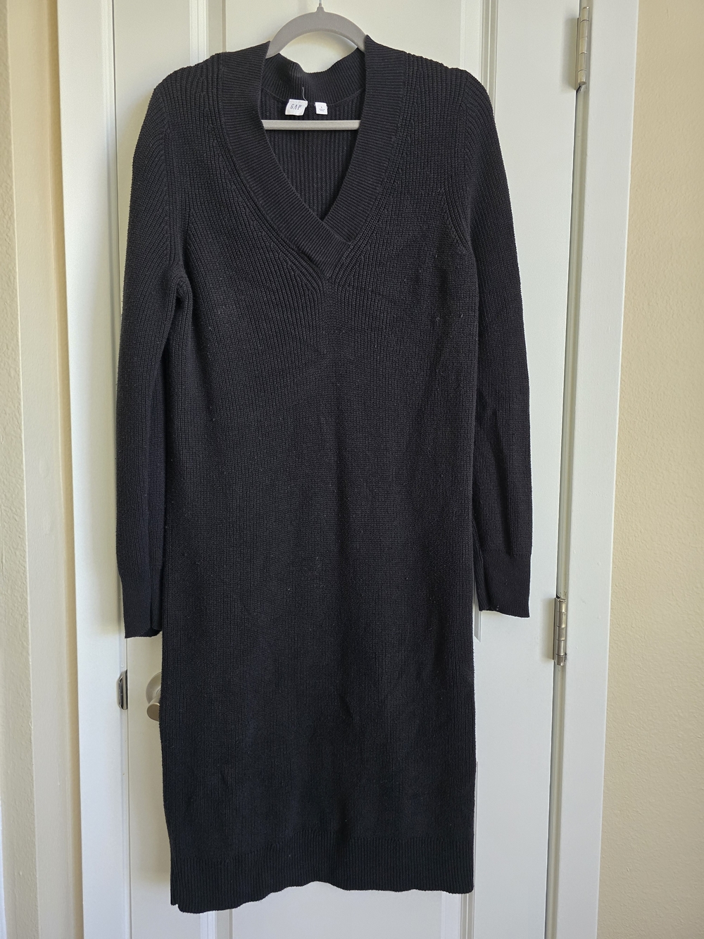 GAP Black Ribbed V-Neck Long Sleeve Sweater Dress